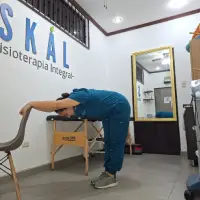 Ejercicios de estiramiento para prevenir lesiones comunes con fisioterapia